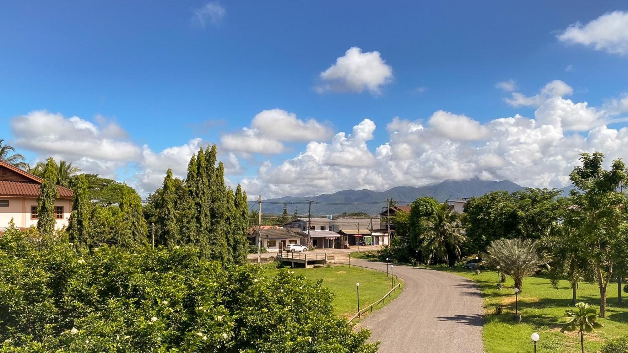 น่าน ม่วนใจ Nan Muanjai Hotel Pua Exteriör bild